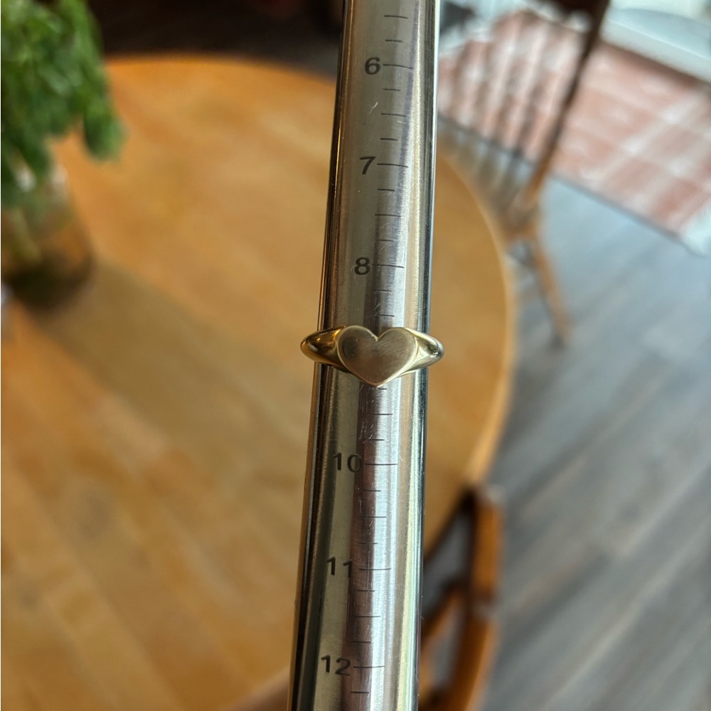 14K Solid Gold Heart Signet Ring - Picture 2 of 6